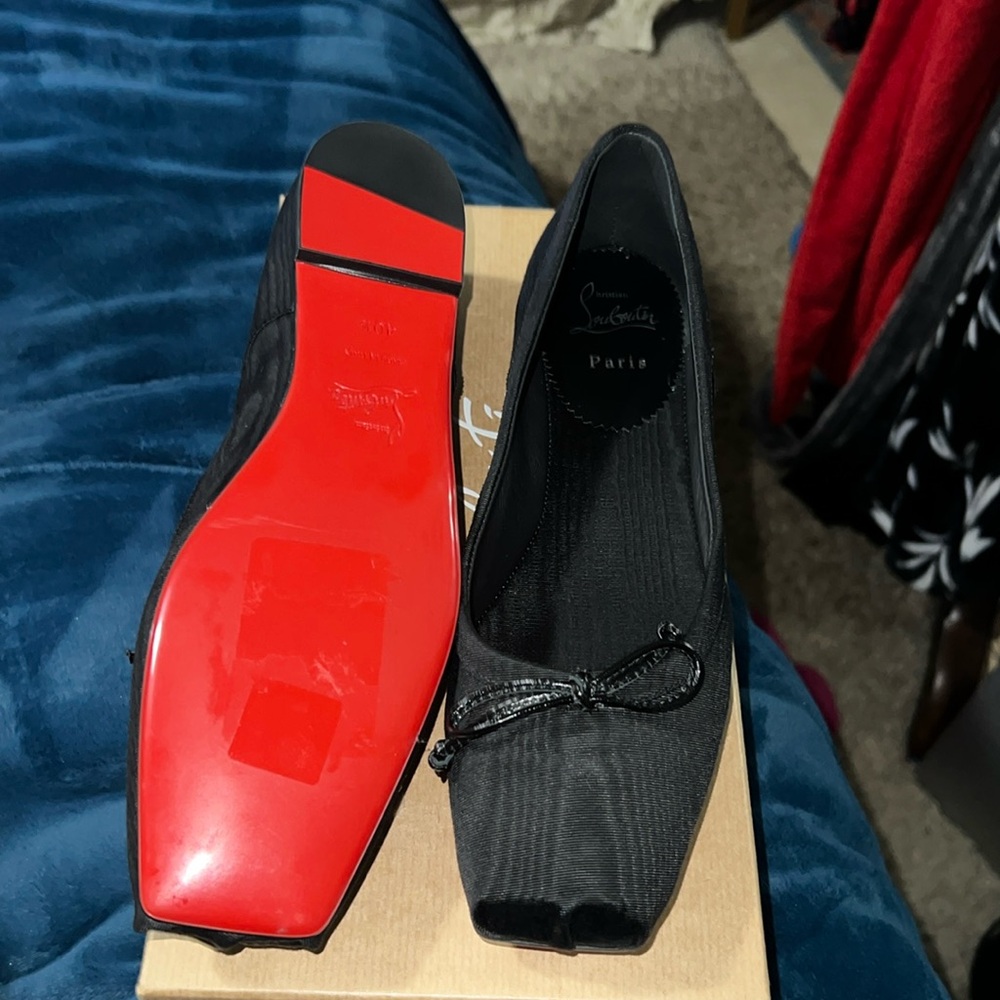 BRAND NEW Red bottom flats